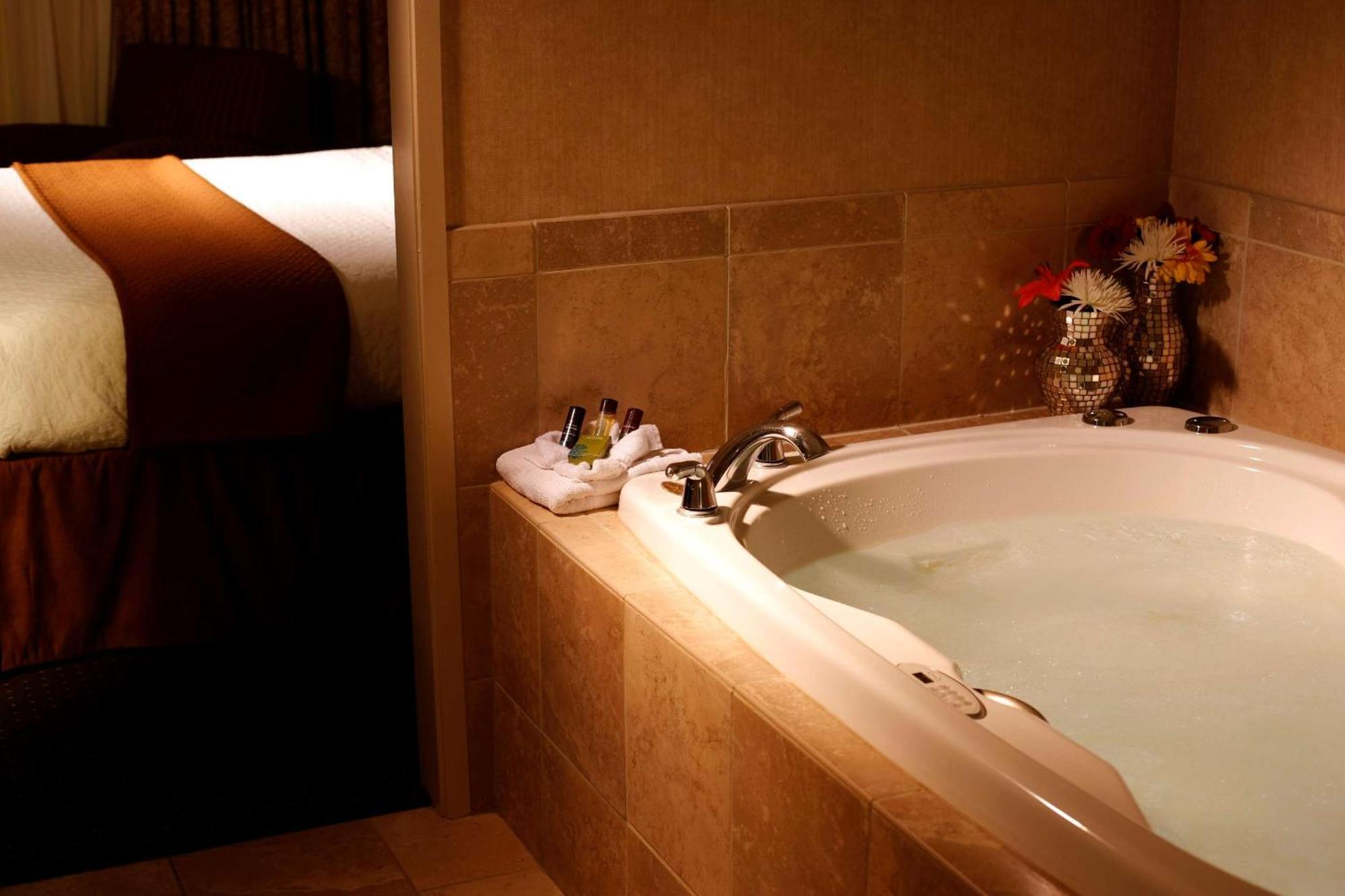 Embassy Suites Лаббок Экстерьер фото